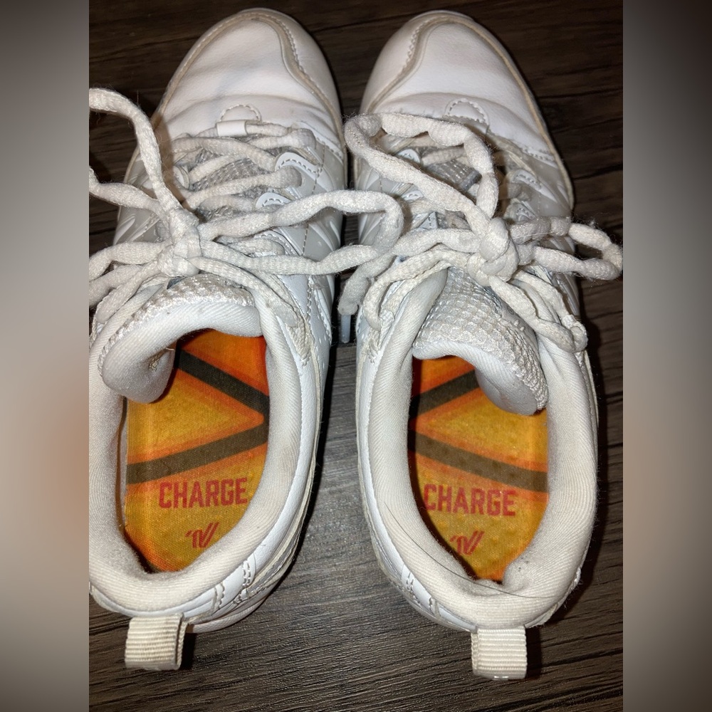 Cheer shoe
